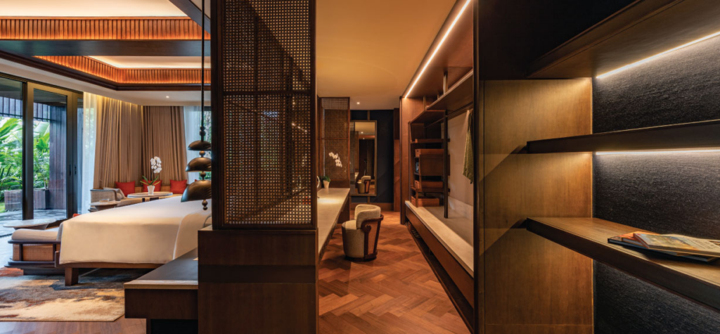 Choosing the Right Luxury Resort in Bali: Beachfront, Wellness & Private Retreat Experiences Compared 4 Oceanfront resort with infinity pool overlooking turquoise waters, showcasing the elegance of Bali luxury resorts.