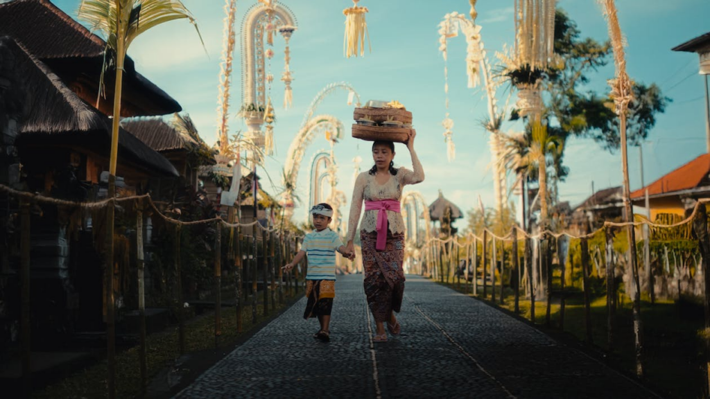 Tourist transportation options explaining how to get to Sanur from Ubud