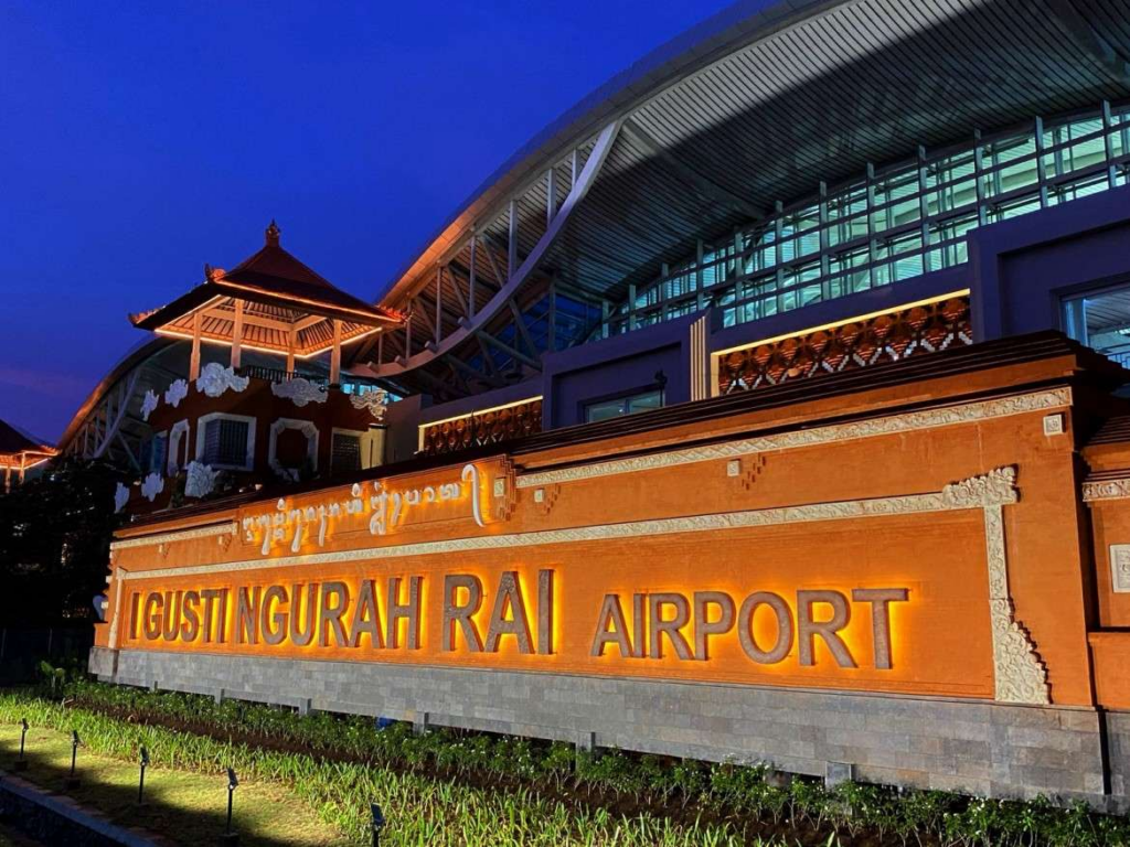 Travel guide showing how to get to Sanur from Bali airport