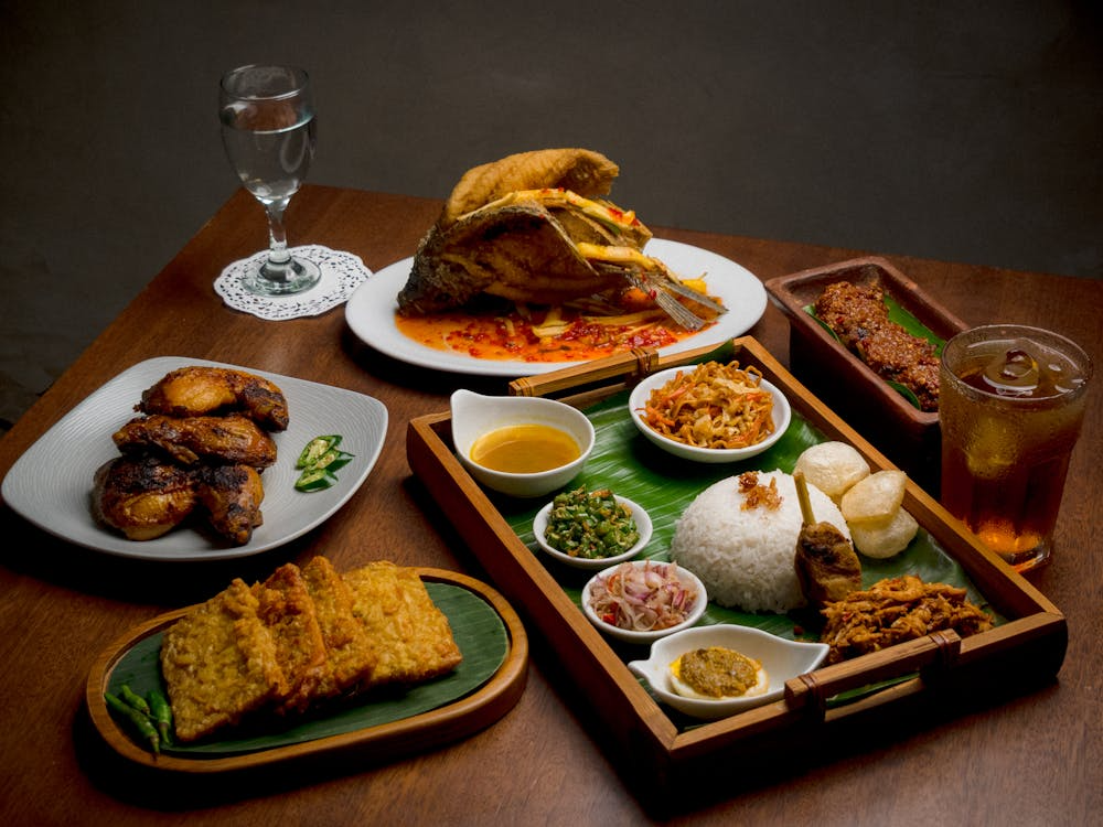 Travelers enjoying nasi goreng at Indonesian restaurants in Sanur
