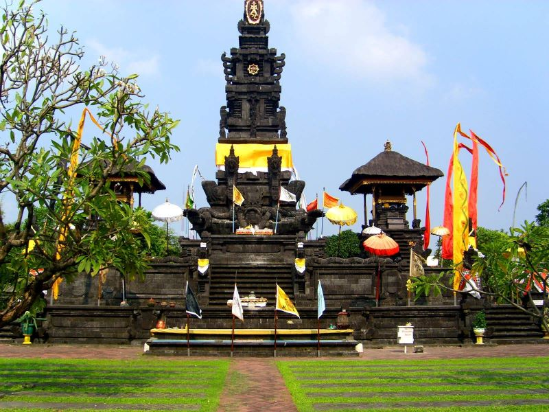 7 Best Temples in Sanur and Denpasar, Bali (2026 Guide) 13 Exploring the Sacred Spiritual Heritage of the East Coast through ancient temples and traditional Balinese ceremonies.