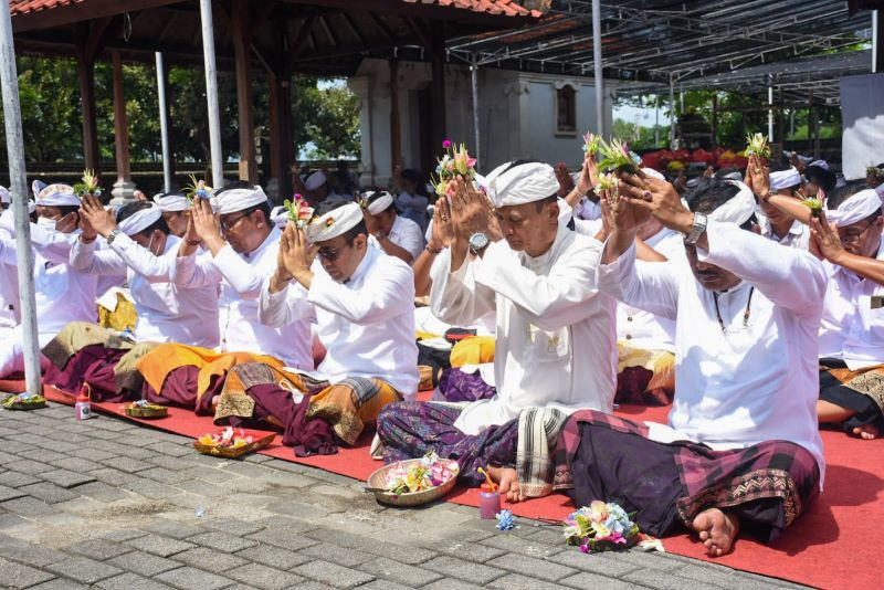 7 Best Temples in Sanur and Denpasar, Bali (2026 Guide) 14 Exploring the Sacred Spiritual Heritage of the East Coast through ancient temples and traditional Balinese ceremonies.