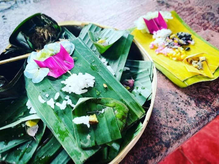 The Sandikala Ritual: Understanding Bali's Sacred Twilight Hour 4 Sandikala ritual – Segehan: Offerings to Restore Balance