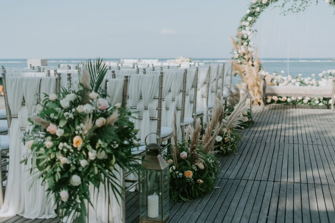 Best Wedding Venues in Bali 2026: Beachfront & Luxury Options 2 Wedding Venues in Bali – Guest Capacity and On-Site Accommodation